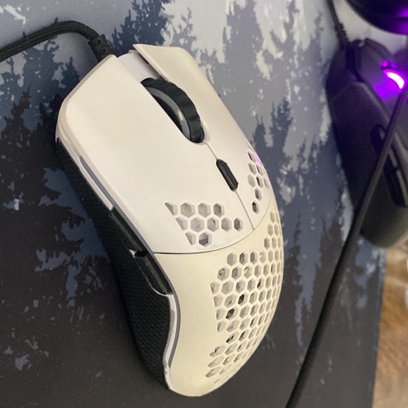 Glorious Model O - Picture 2 of 2